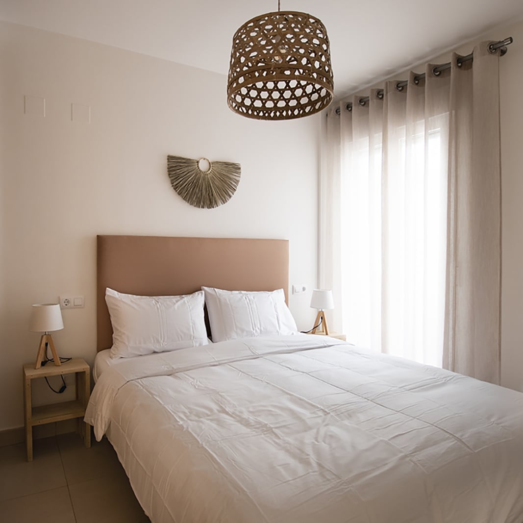 Schlafzimmer mit Doppelbett